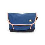 โหลดรูปภาพลงในเครื่องมือใช้ดูของ Gallery Metro Messenger - GregoryThai